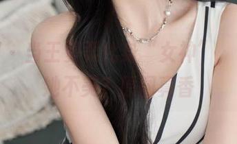 秀人网 – 当王曼柔化身“女神”，谁敢说她不美？原图真香