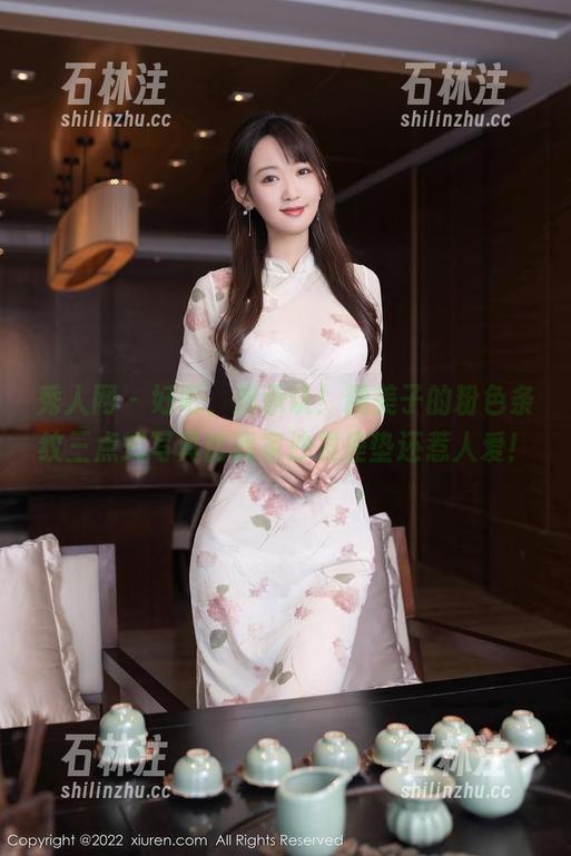 秀人网-糯美子 秀人网 - 好吧,我承认!糯美子的粉色条纹三点式写真比我家沙发座垫还惹人爱!