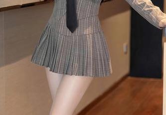 秀人网 – 黄婧GIGI的睡衣全套，果然比我每天的家居服还养眼。原图真的没让我失望。