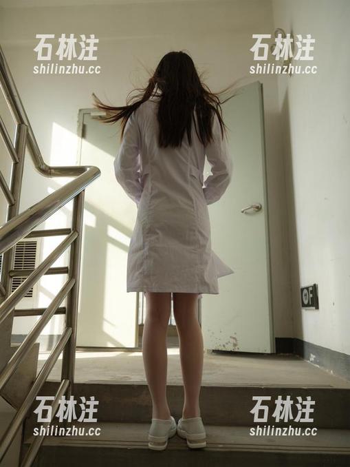 紧急企划-小恩 紧急企划 - 谁能拒绝小恩的护士图册?原图中的每一帧都让人想猜想。