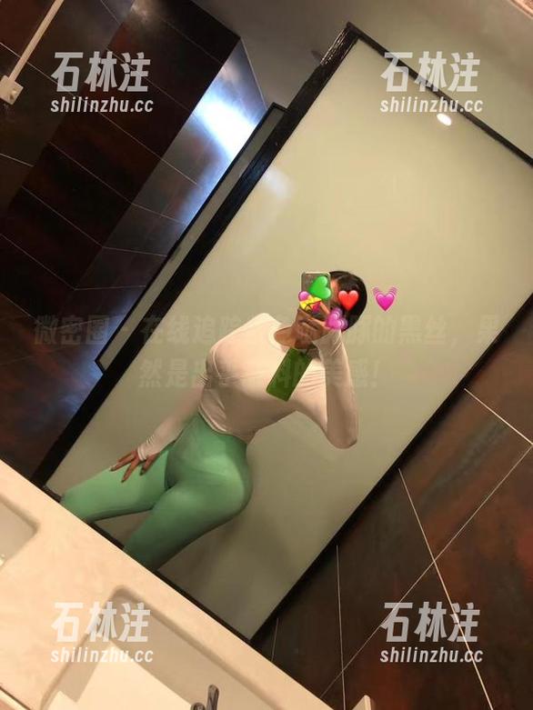 紫色哒豚豚 微密圈 - 在线追踪紫色哒豚豚的黑丝,果然是出乎意料的美感!