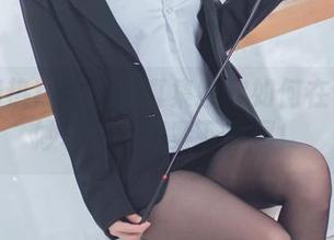 用肉扣热热子的写真集教你如何在七夕绝妙求爱，赶紧下载啊！