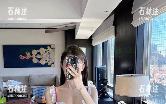 脸红Dearie 微密圈 - 脸红Dearie带来的学院风写真,更新才是王道。