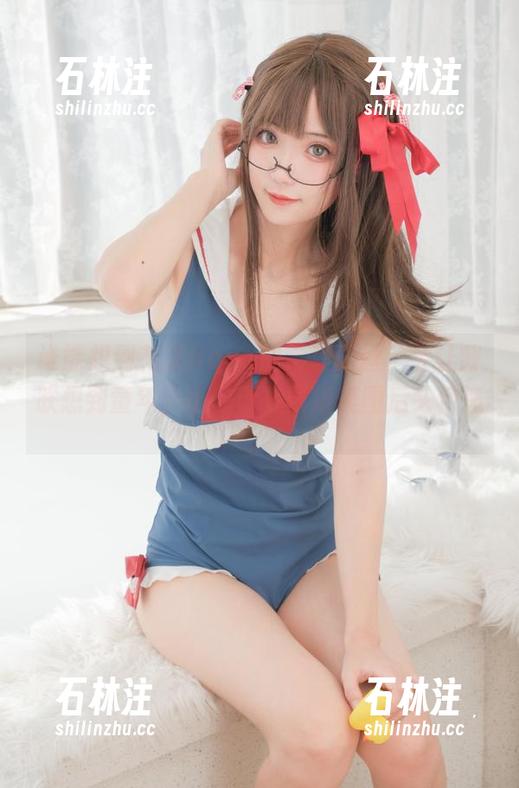 谁能想到花柒Hana的“爱丽丝”会让我联想到童年，小故事在最新美图后头传递。