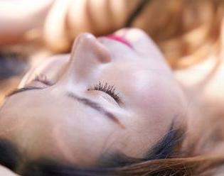 蜜桃社 – 美绪在浴缸里的私拍，倒像是水中舞者，真让人意外。