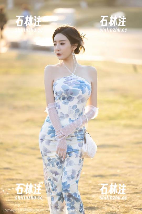 语画界 - 周于希Sandy的海边漫游，免费图册，还有哪些隐秘的浪漫让人一探究竟？