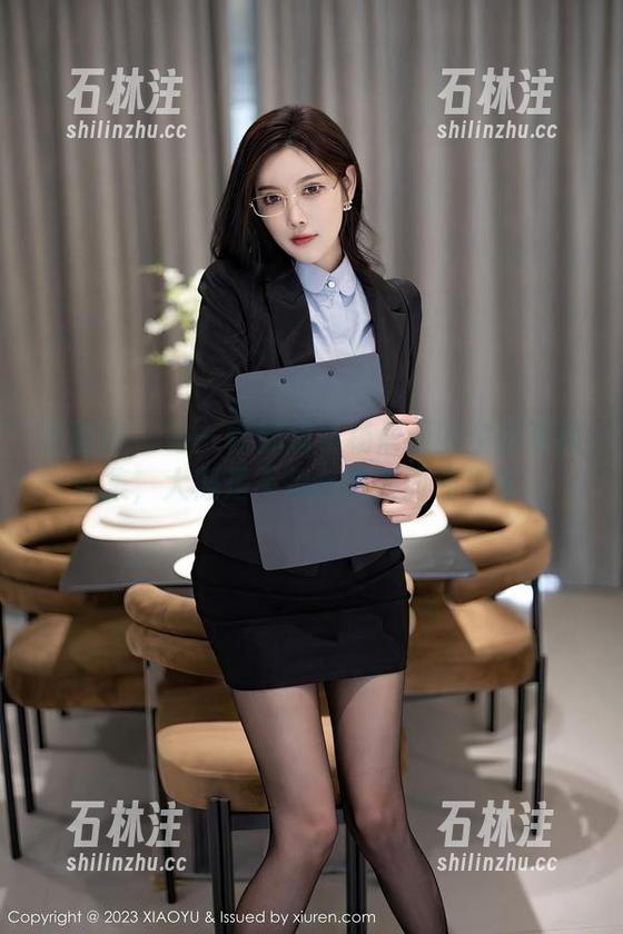 语画界-杨晨晨 语画界 - 每一秒都想看杨晨晨的空乘制服合集,大概是不想睁眼去面对现实。