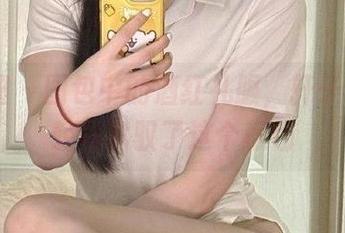 微密圈 – 图包中的酒红礼服，轩子巨2兔轻松驾驭了这个颜色
