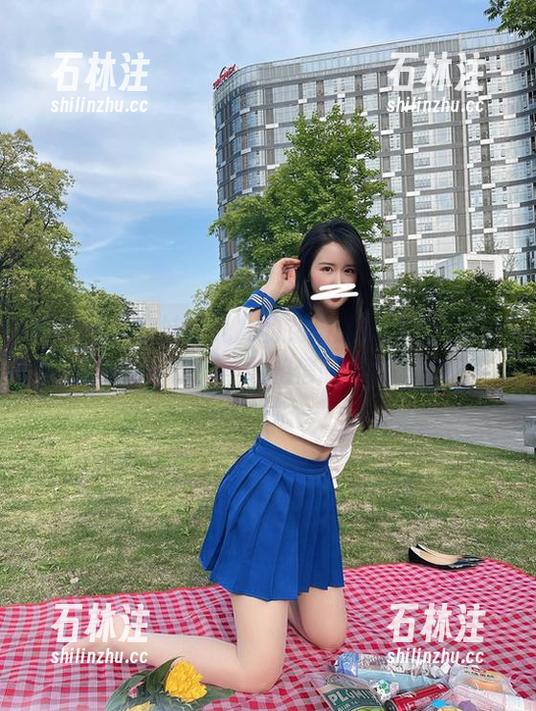 微密圈 - 软妹小九九的女孩最新照片：有那么一点恍惚，不敢相信眼前的是她！