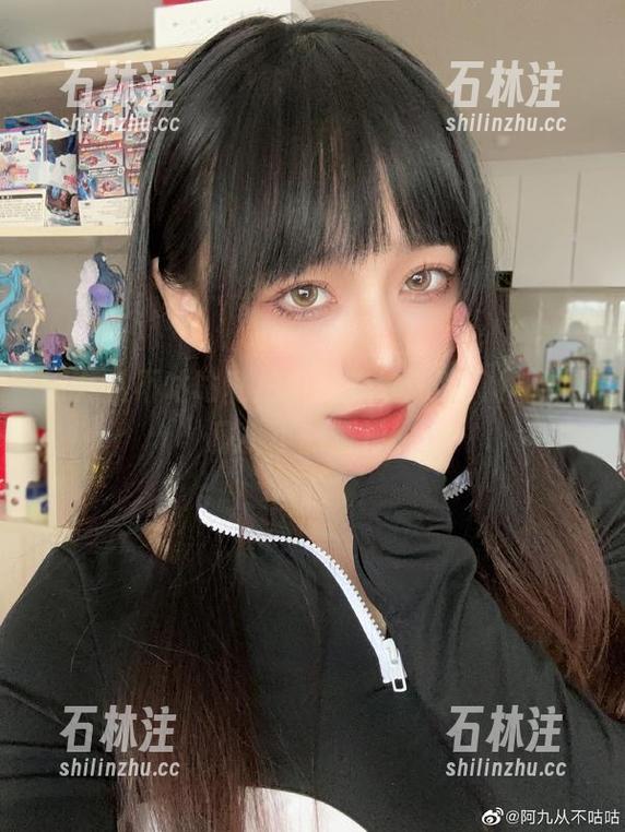 阿九从不咕咕 阿九从不咕咕私拍中的豹纹迷踪,作品暗藏小小的叛逆。