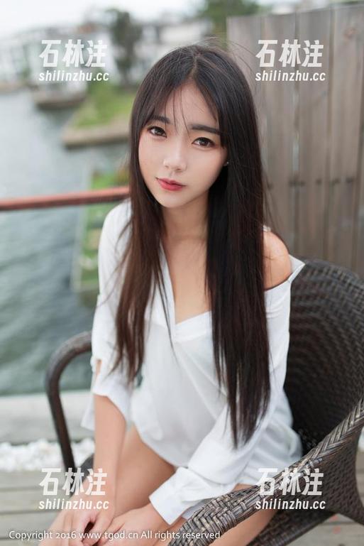 青豆客-汪佩妮 青豆客 - 看!汪佩妮的吊带写真,谁说吊带只能单独生活