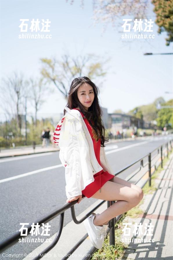 魅妍社-陈雅漫VICKY 魅妍社 - 陈雅漫VICKY的镂空写真,果然是“透”着一丝不经意的俏皮。