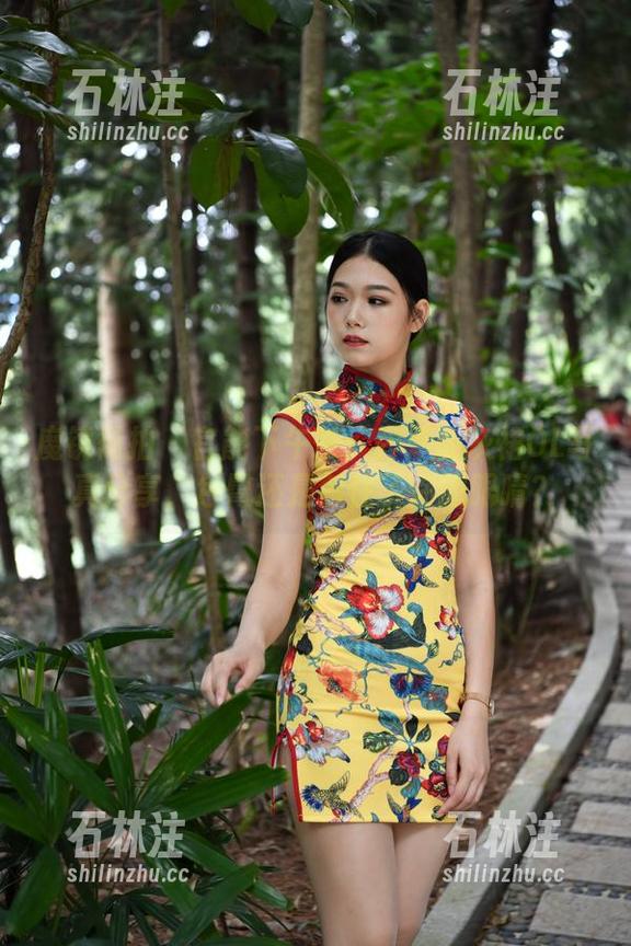 魔镜街拍-婷婷 魔镜街拍 - 官能下午茶:婷婷的灰裙OL写真分享,包臀还是包住了你的眼睛?