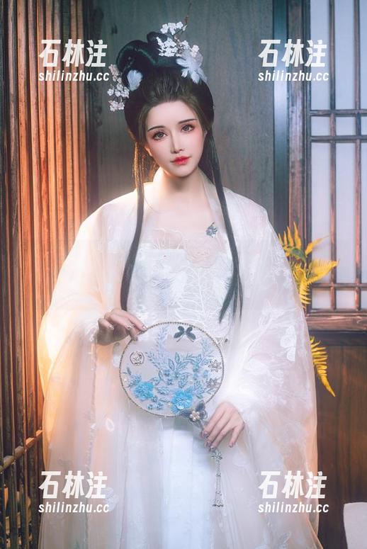 鹿八岁baby 精选图集:在鹿八岁baby眼中,医生和护士好像都是大人物啊。